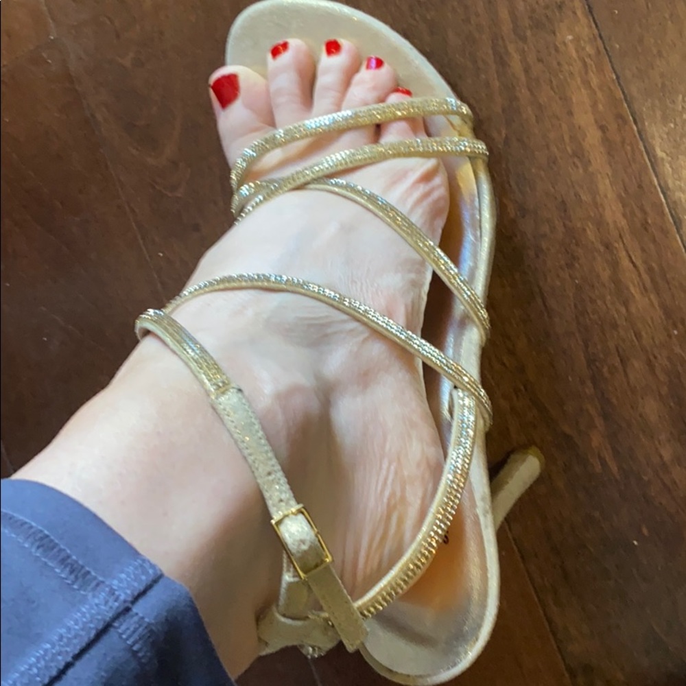 NWOT Stuart Weitzman Gold Sparkle Heels - Picture 2 of 11